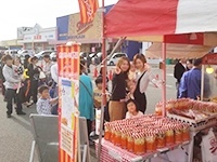 美味しそうな匂いに誘われてお客様が行列！一日最高70万円の売上実績(販売単価500円）