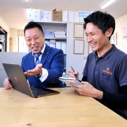 説明会で笑顔の渡邊社長と意気投合!