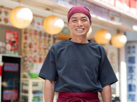11年前に家族と一緒に『丼丸』を開業し当初から多店舗化を進め、現在は8店舗を展開！