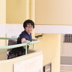 本部スタッフは頼りになる相談相手。