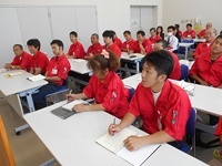 オーナードライバーが自発的に開催する勉強会。互いに協力し、支え合う仲間がいます。