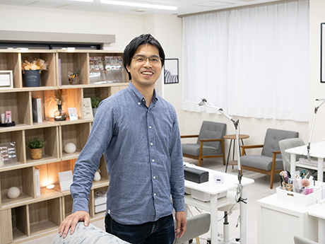 技術も人柄も素晴らしいネイリストに恵まれ、リピーター8割！副業でも安定経営を実現