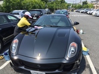 約60cmの空間があれば、こうした狭い場所でも洗車できます！