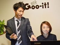 1店舗に1人、担当者を配置！マンツーマン・サポートにより顧客リピーター率74.2％