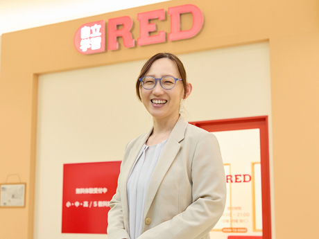 子どもたちを支えたい。その想いを胸に一念発起し、40代で大学進学と塾経営に挑戦！