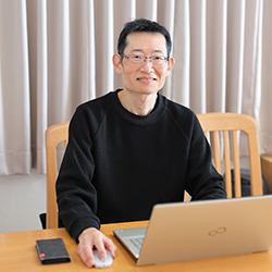 サラリーマンの収入だけでは将来に不安も。