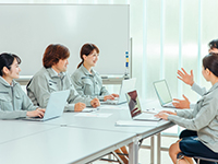 業界未経験でもスムーズに事業を始めていただける丁寧な研修を用意。
