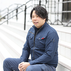 勤めていた会社の請け負いのカタチで独立。