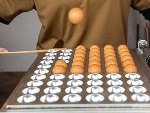 ■唯一無二の味と製法が生む“選ばれる商品力”が魅力！ベビーカステラ専門店「卵丸」