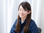 平日は9時-18時で働き、土日はお休み。