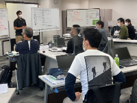 和やかな雰囲気で進む研修風景。わかりやすく丁寧に指導していきます。