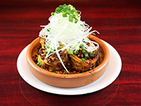 職人不要の調理システムと共同購買による低原価率を実現。新メニューも随時開発！