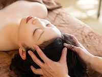 最短5日の研修で未経験からプロへ。一生モノの独自手技を習得できます。