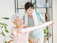 高齢者のためのフィットネス施設は今、人気が高まっています。