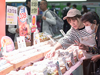 まずはWeb説明会で!その後、体験販売もできる店舗視察も可!