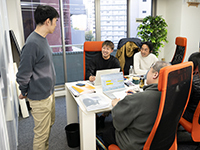 【充実の研修制度も説明会で紹介します】座学から現場指導までサポートするので安心！