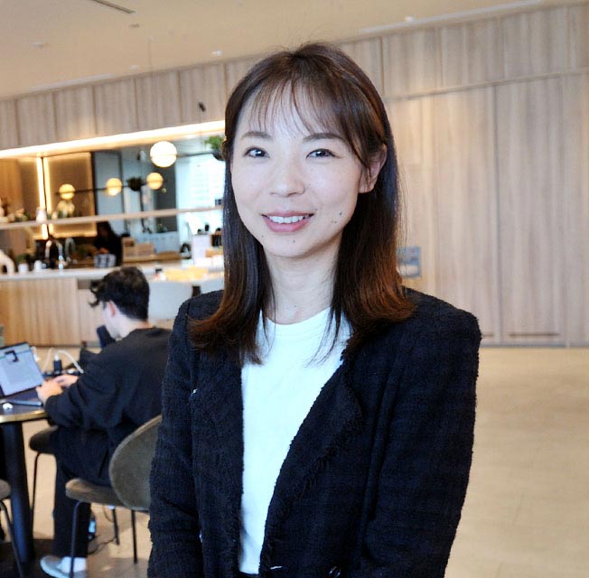 不動産エージェントを副業としている女性